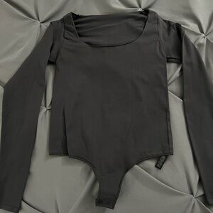 SKIMS Long Sleeve Bodysuit S/M